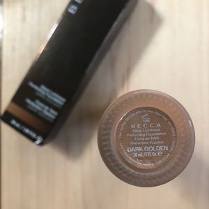 BECCA Aqua Luminous Foundation in Dark Golden